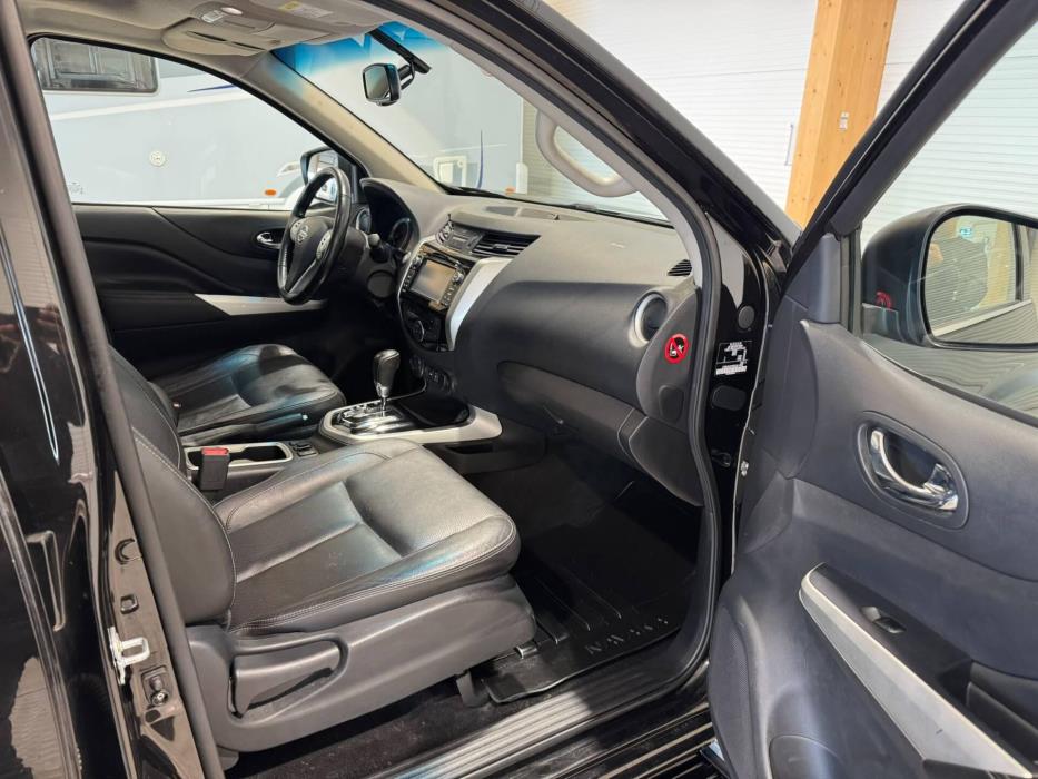 NISSAN Navara 2019
