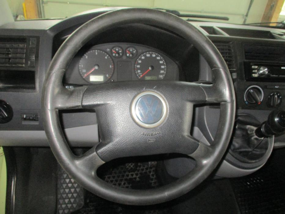 VOLKSWAGEN Transporter 2004