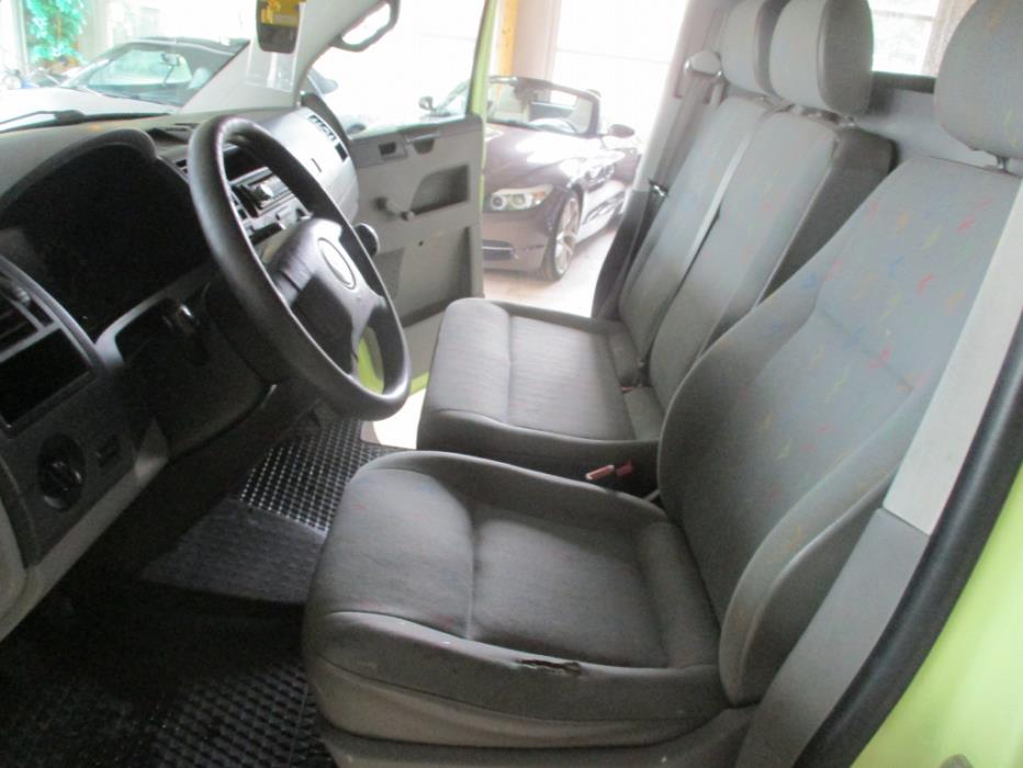 VOLKSWAGEN Transporter 2004