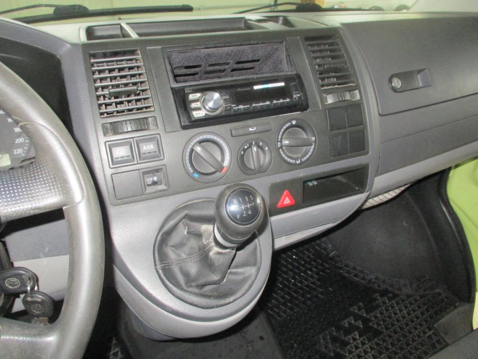 VOLKSWAGEN Transporter 2004
