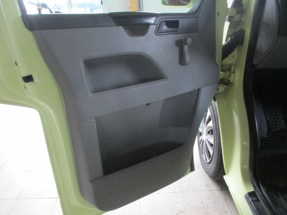 VOLKSWAGEN Transporter 2004