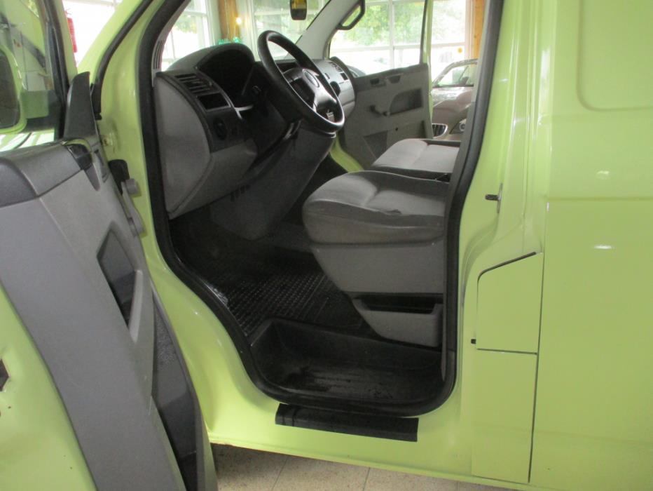 VOLKSWAGEN Transporter 2004