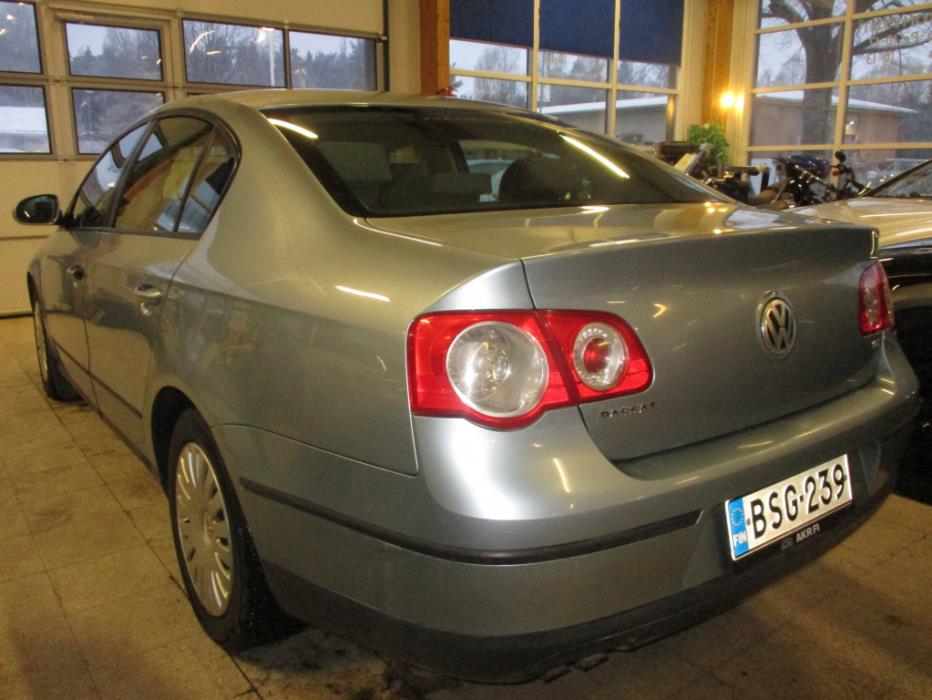 VOLKSWAGEN Passat 2006