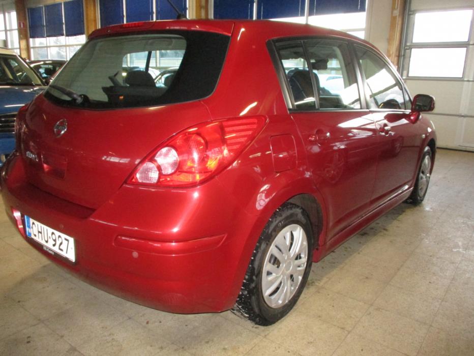 NISSAN Tiida 2010