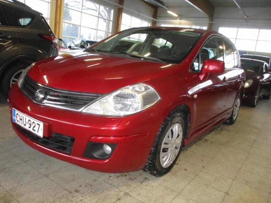 NISSAN Tiida 2010