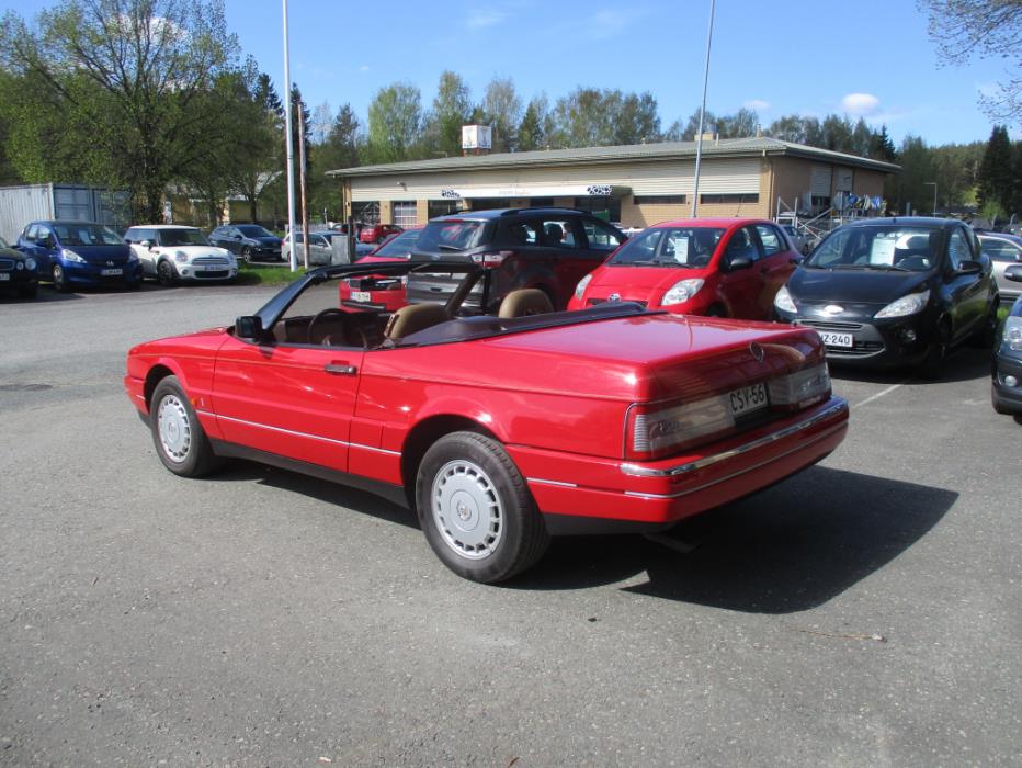CADILLAC Allante 1988