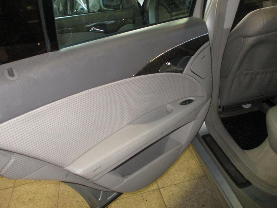 MERCEDES-BENZ E 2005