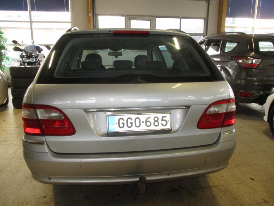 MERCEDES-BENZ E 2005