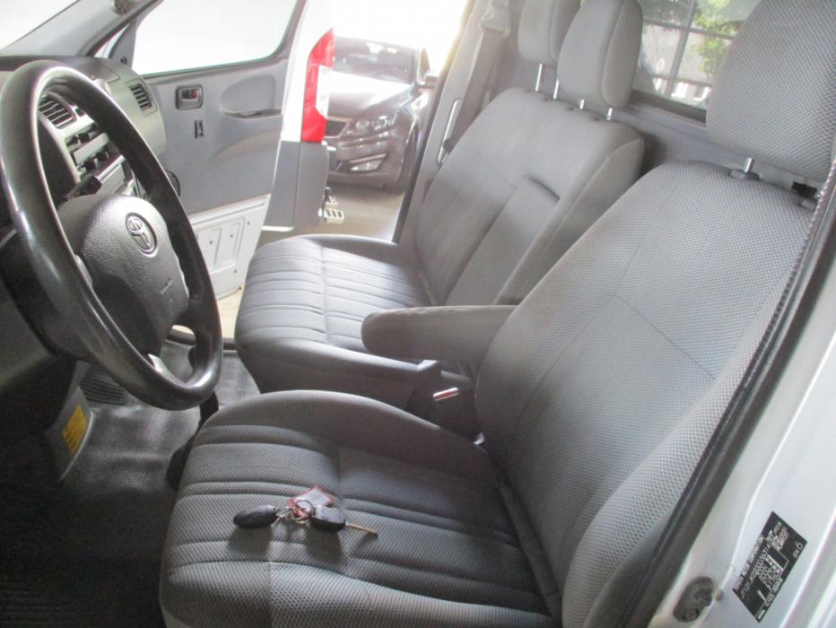 TOYOTA Hiace 2007