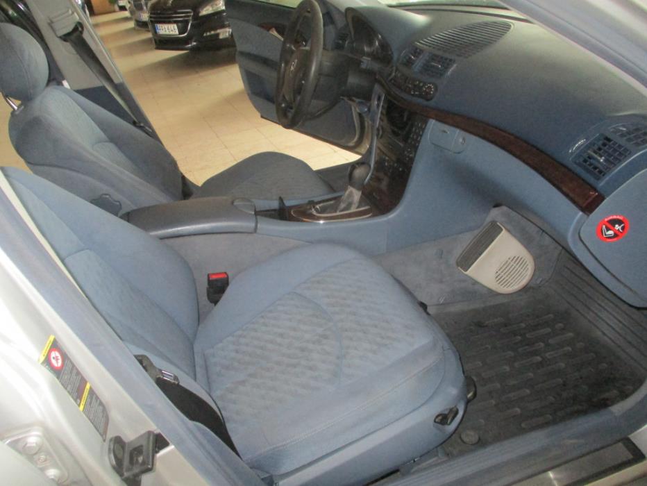 MERCEDES-BENZ E 2004