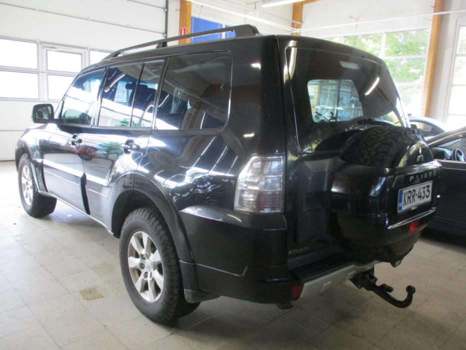 MITSUBISHI Pajero 2012