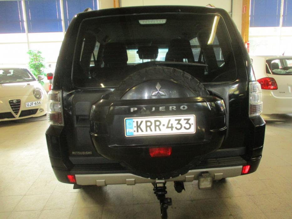 MITSUBISHI Pajero 2012