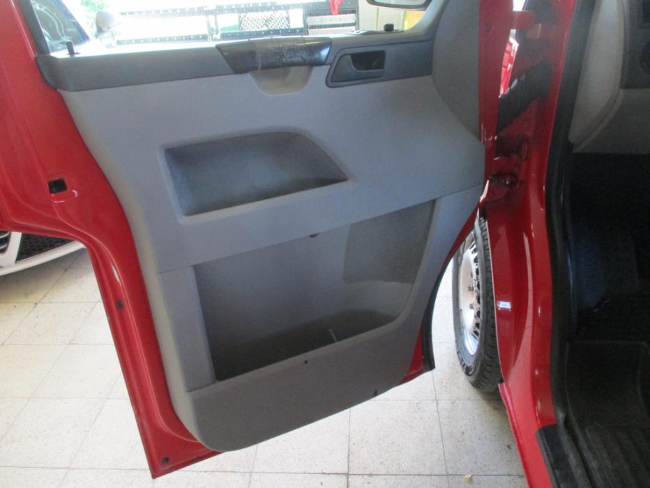 VOLKSWAGEN CARAVELLE 2008