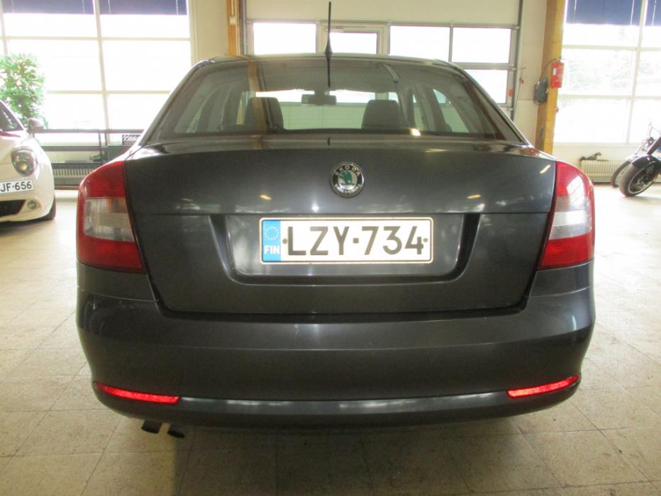 SKODA Octavia 2012