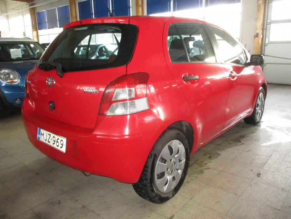 TOYOTA YARIS 2010