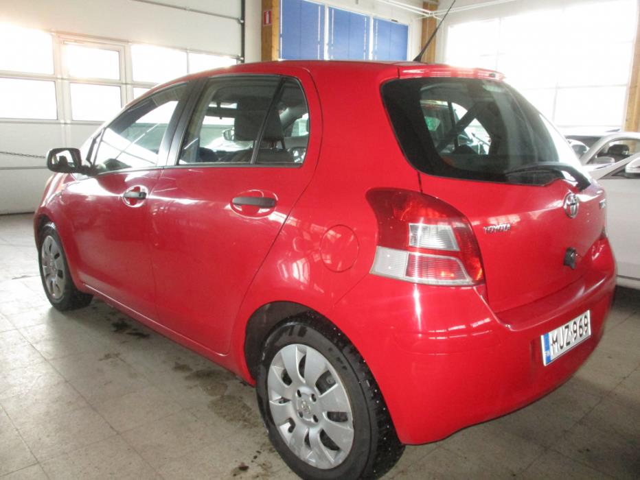 TOYOTA YARIS 2010