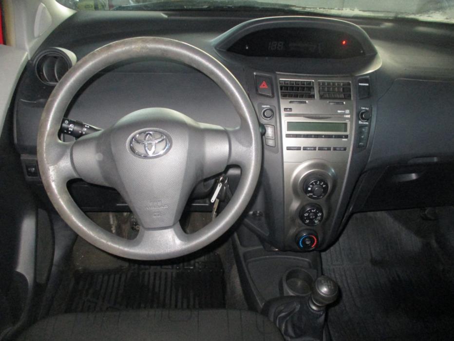 TOYOTA YARIS 2010