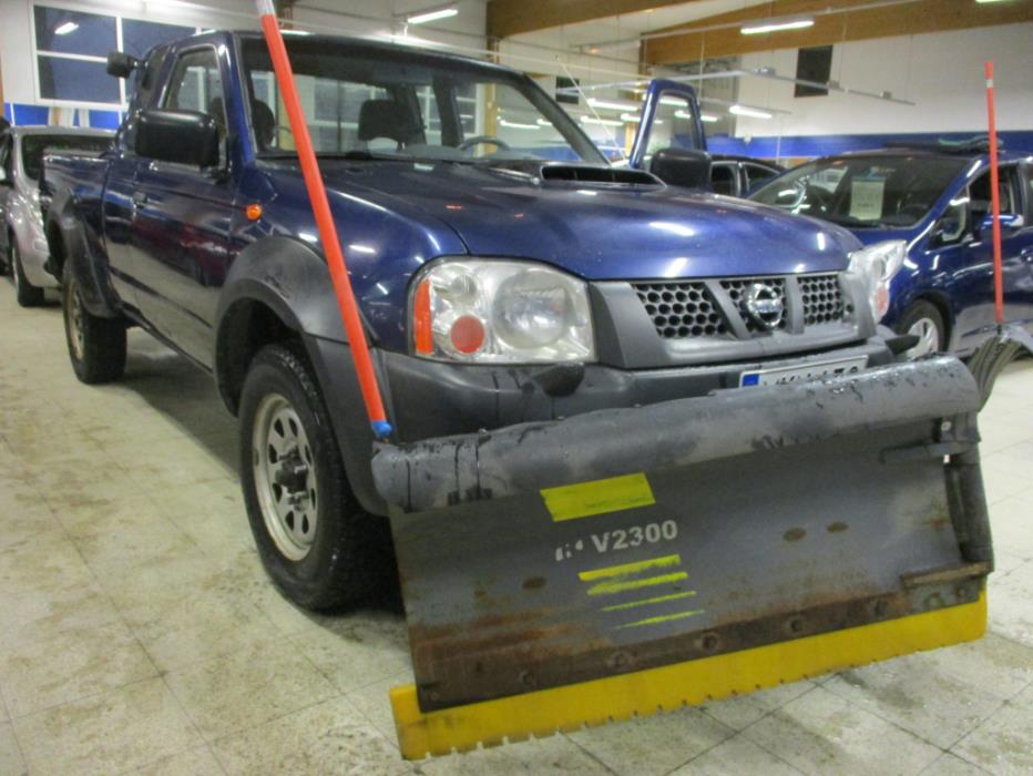 NISSAN NP300 2011