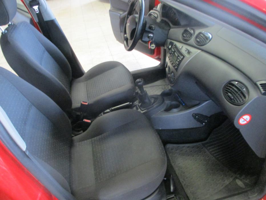 FORD FOCUS 2004