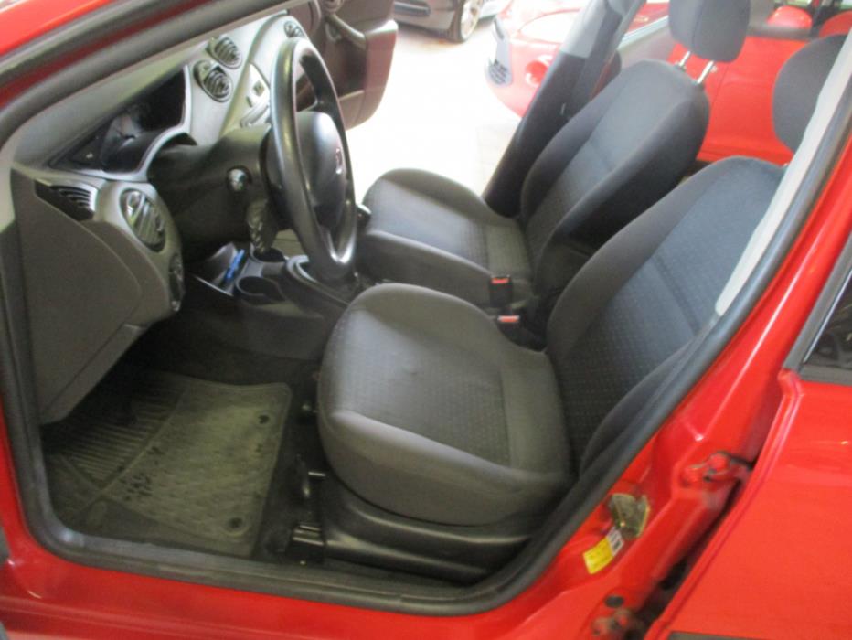 FORD FOCUS 2004
