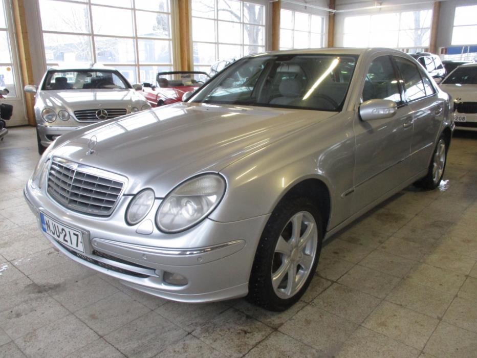 MERCEDES-BENZ E 2002