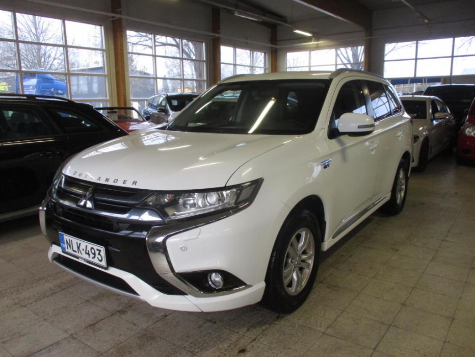 MITSUBISHI Outlander PHEV 2016