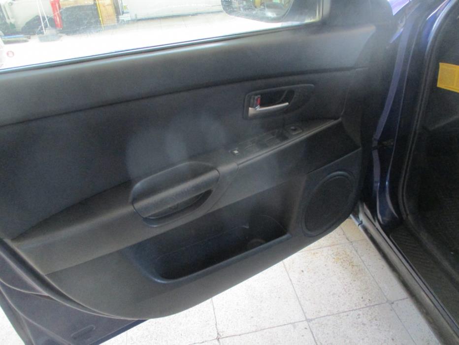 MAZDA 3 2006