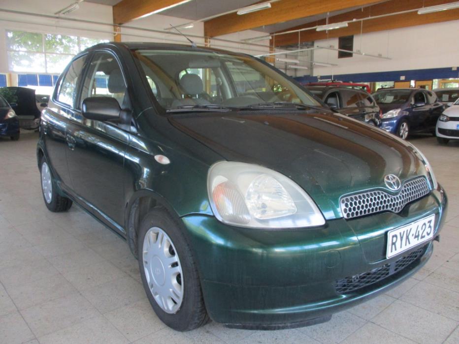 TOYOTA Yaris 2001