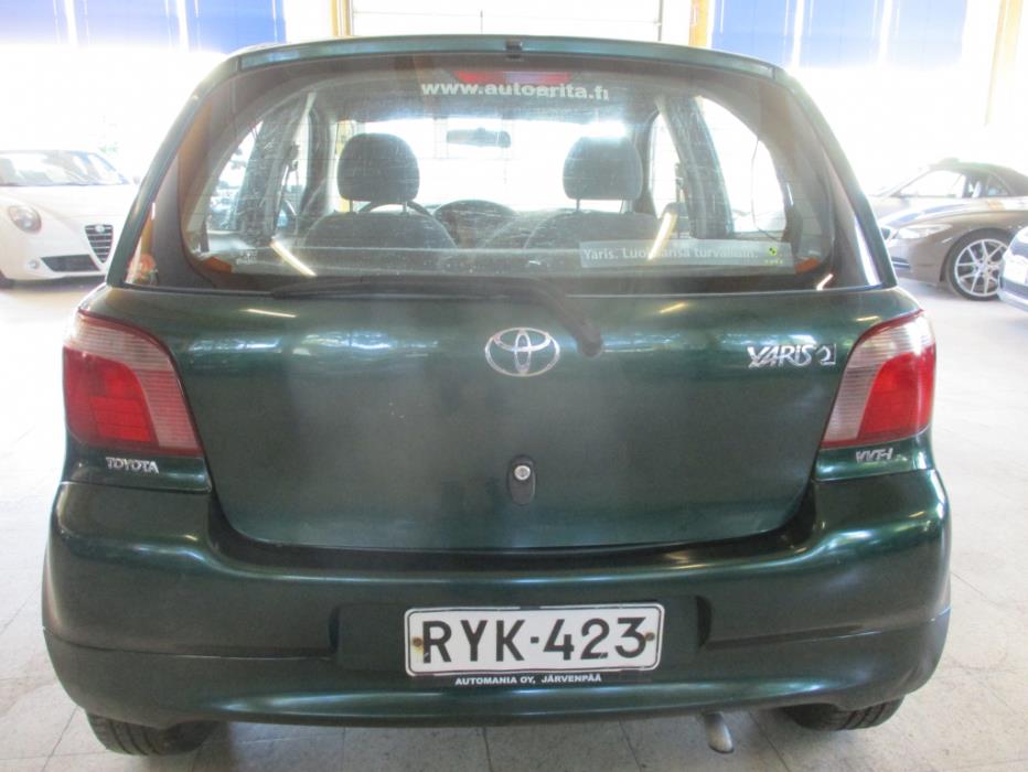 TOYOTA Yaris 2001