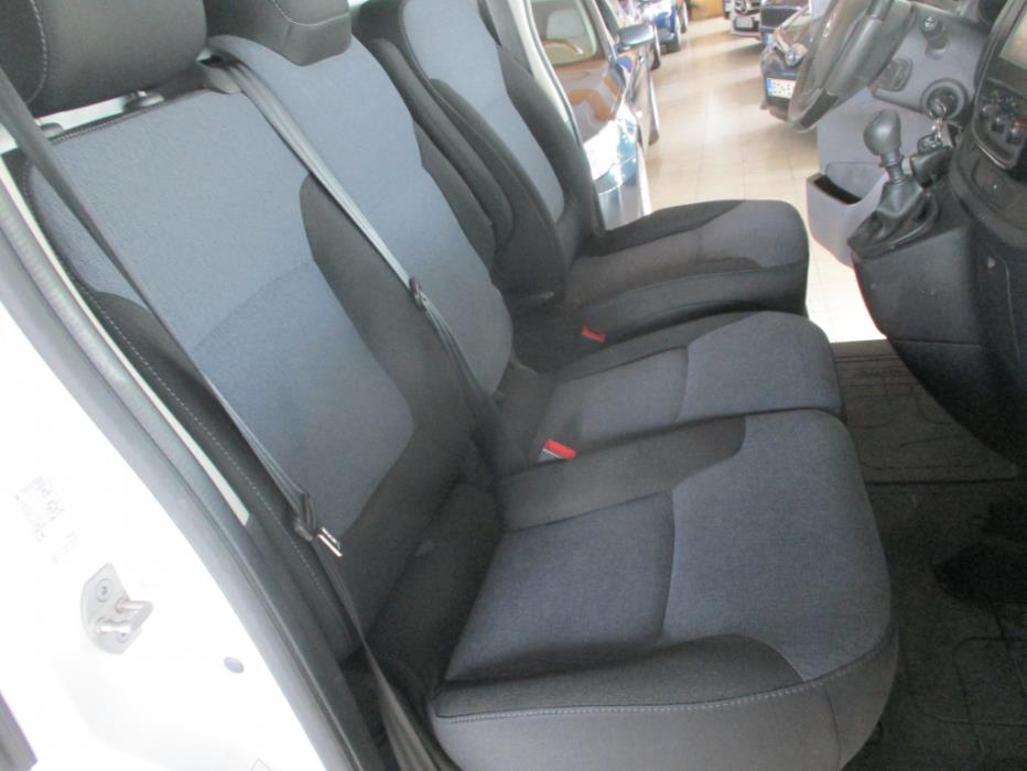OPEL Vivaro 2016
