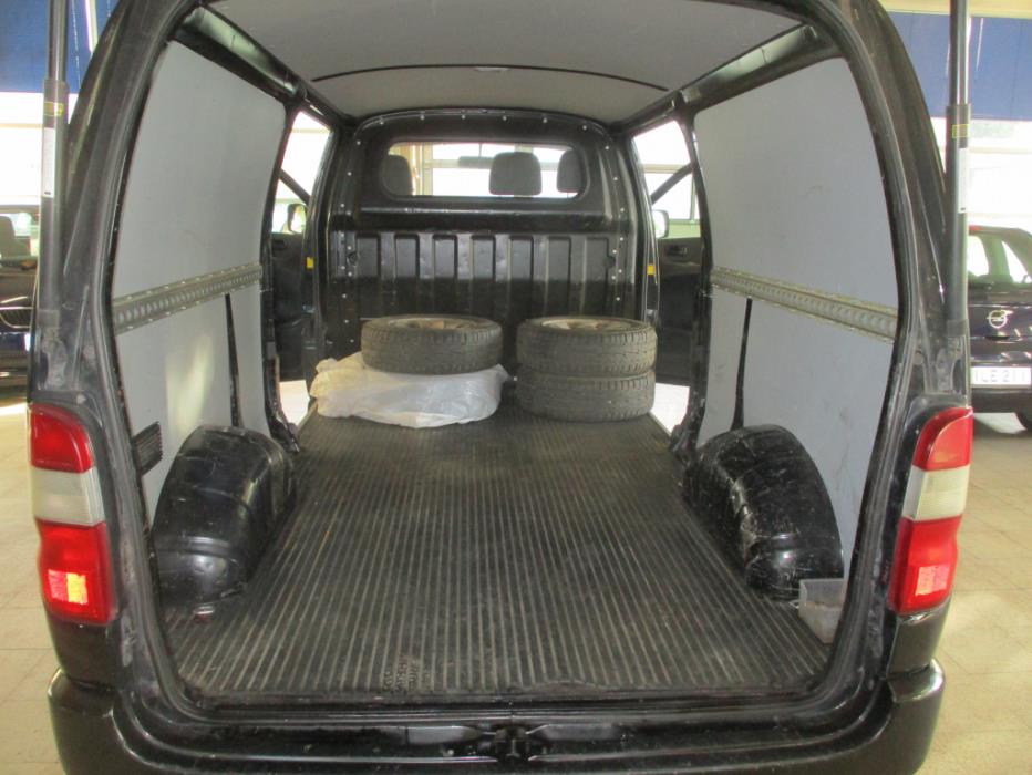 TOYOTA Hiace 2012