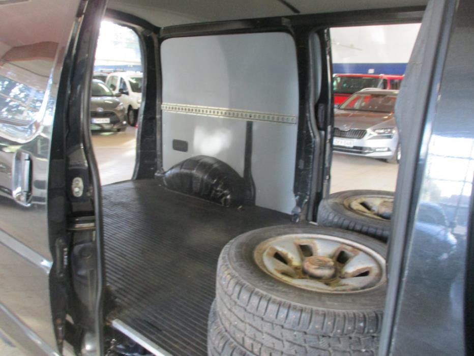 TOYOTA Hiace 2012
