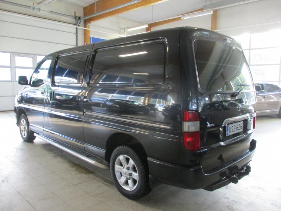 TOYOTA Hiace 2012