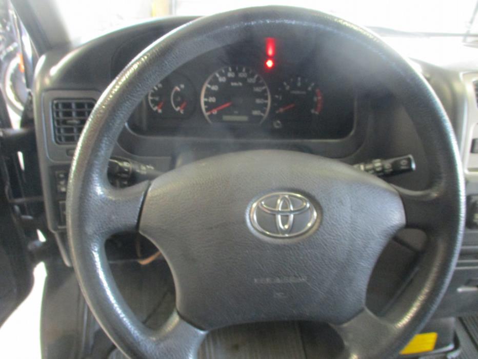 TOYOTA Hiace 2012