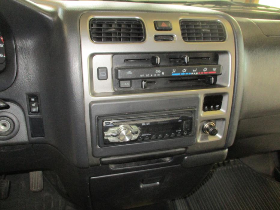 TOYOTA Hiace 2012