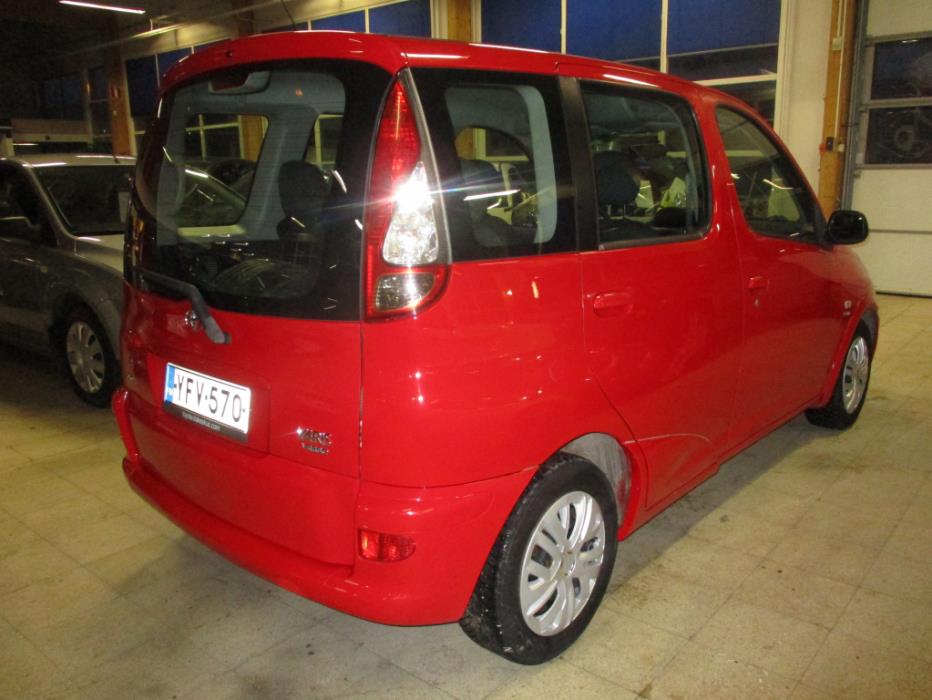 TOYOTA Yaris Verso 2005