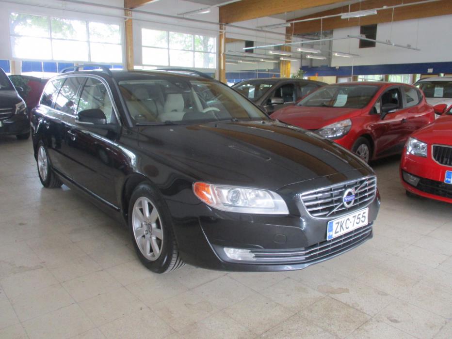 VOLVO V70 2014