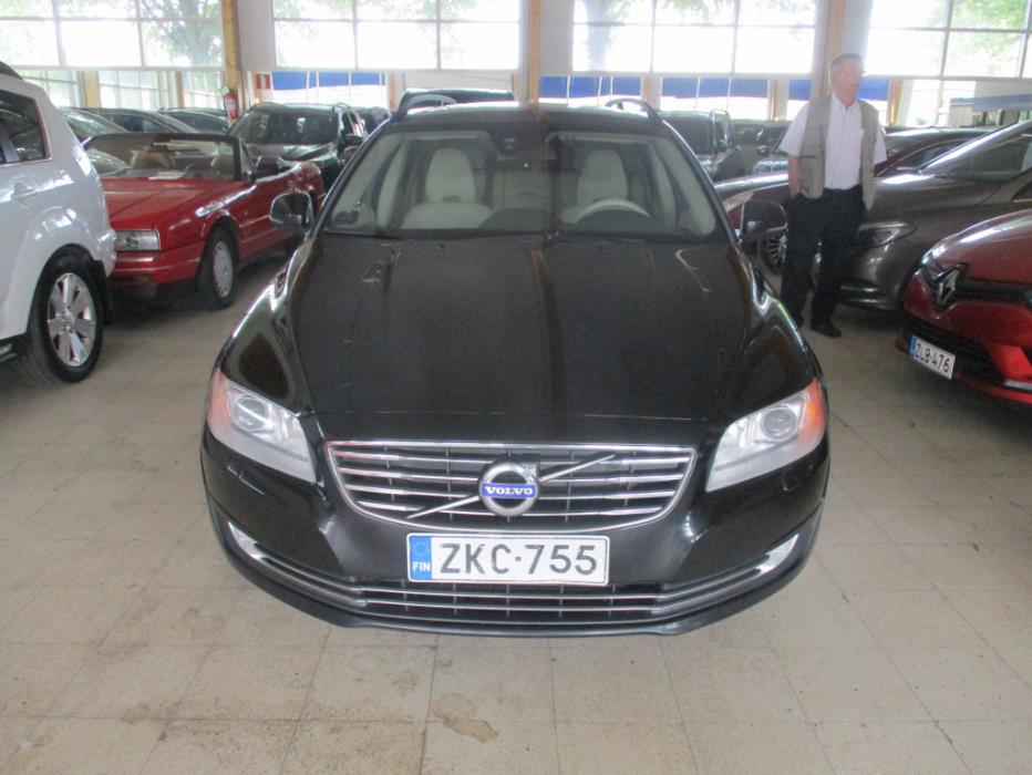 VOLVO V70 2014