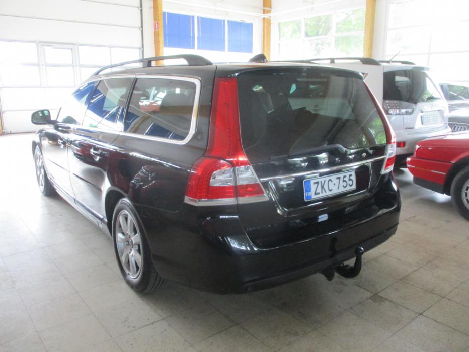VOLVO V70 2014