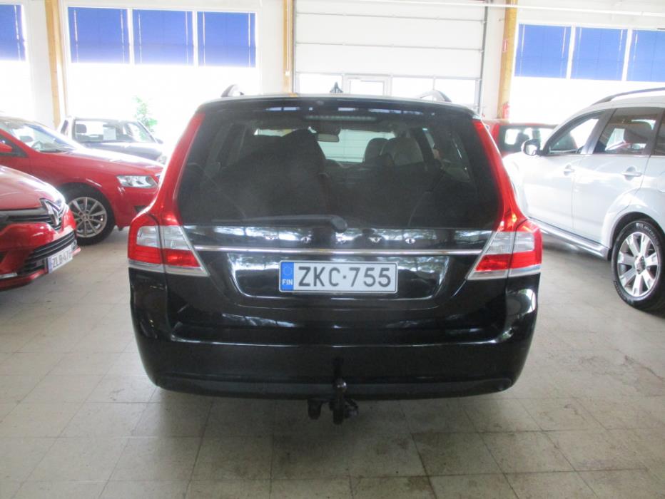 VOLVO V70 2014