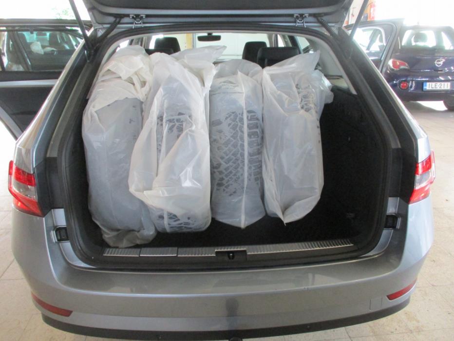 SKODA SUPERB 2016
