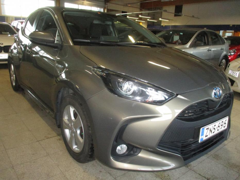 TOYOTA Yaris 2021