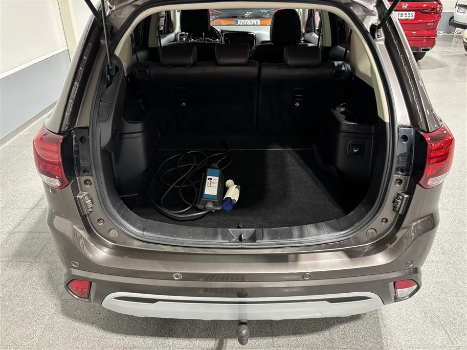 Mitsubishi Outlander PHEV 2020