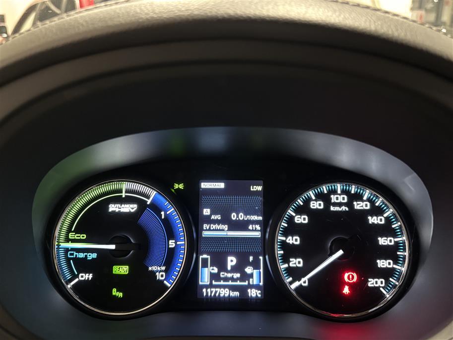 Mitsubishi Outlander PHEV 2020