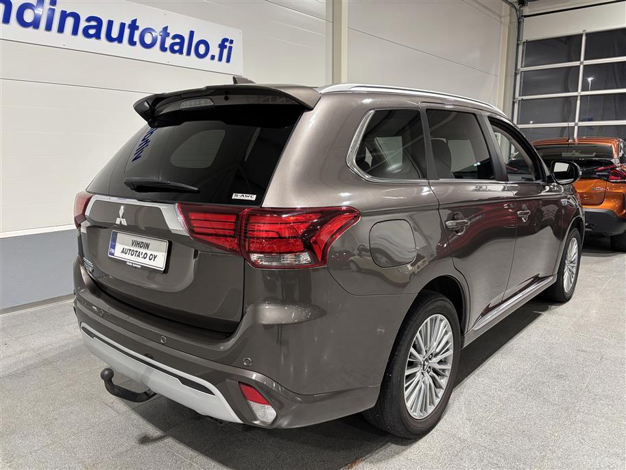 Mitsubishi Outlander PHEV 2020