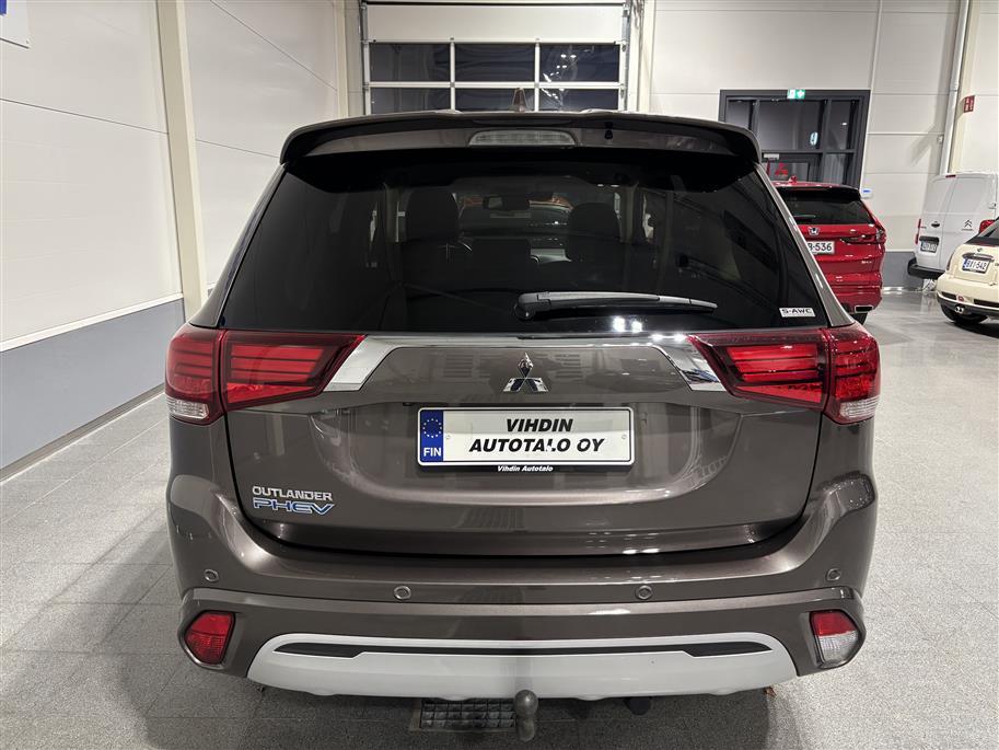 Mitsubishi Outlander PHEV 2020