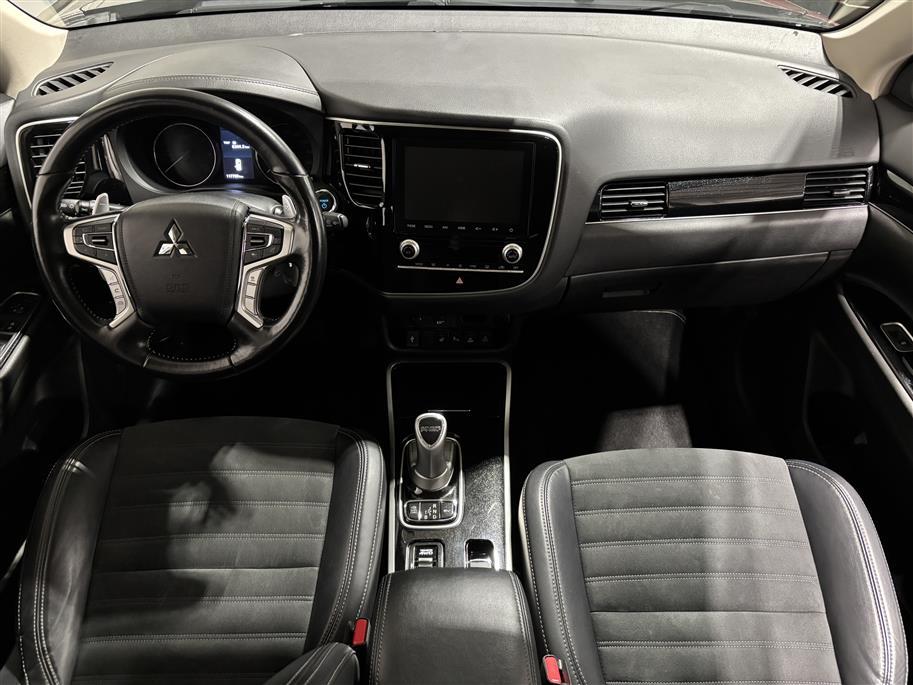 Mitsubishi Outlander PHEV 2020