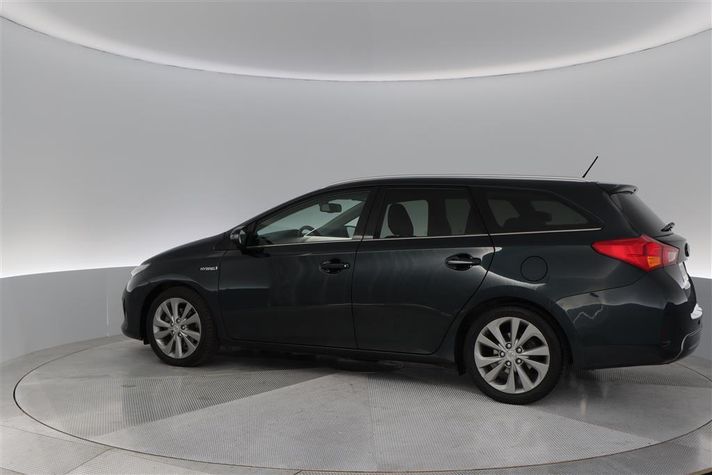 TOYOTA Auris 2015