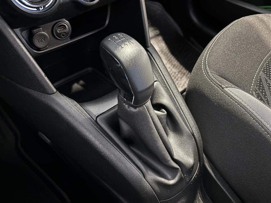 PEUGEOT 208 2013