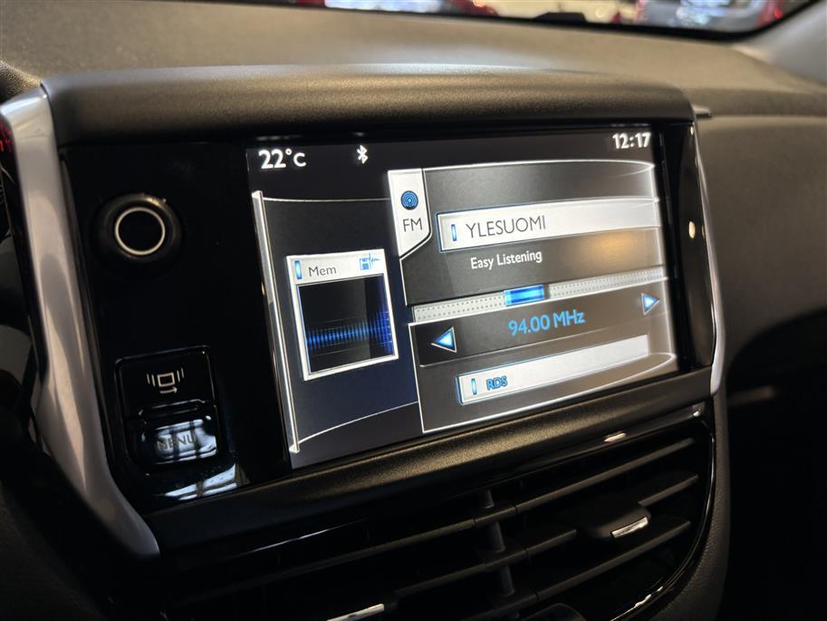 PEUGEOT 208 2013